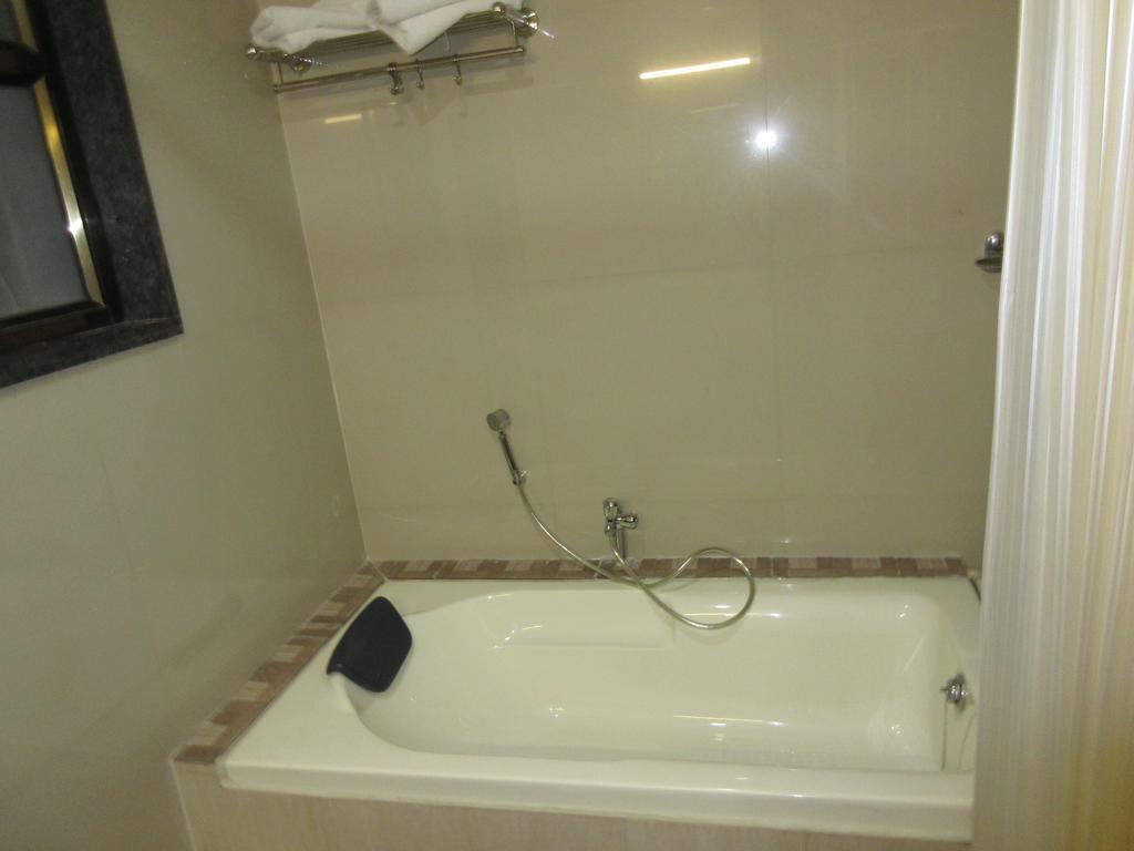 Hotel Sangam Regency Ratnāgiri Exterior foto